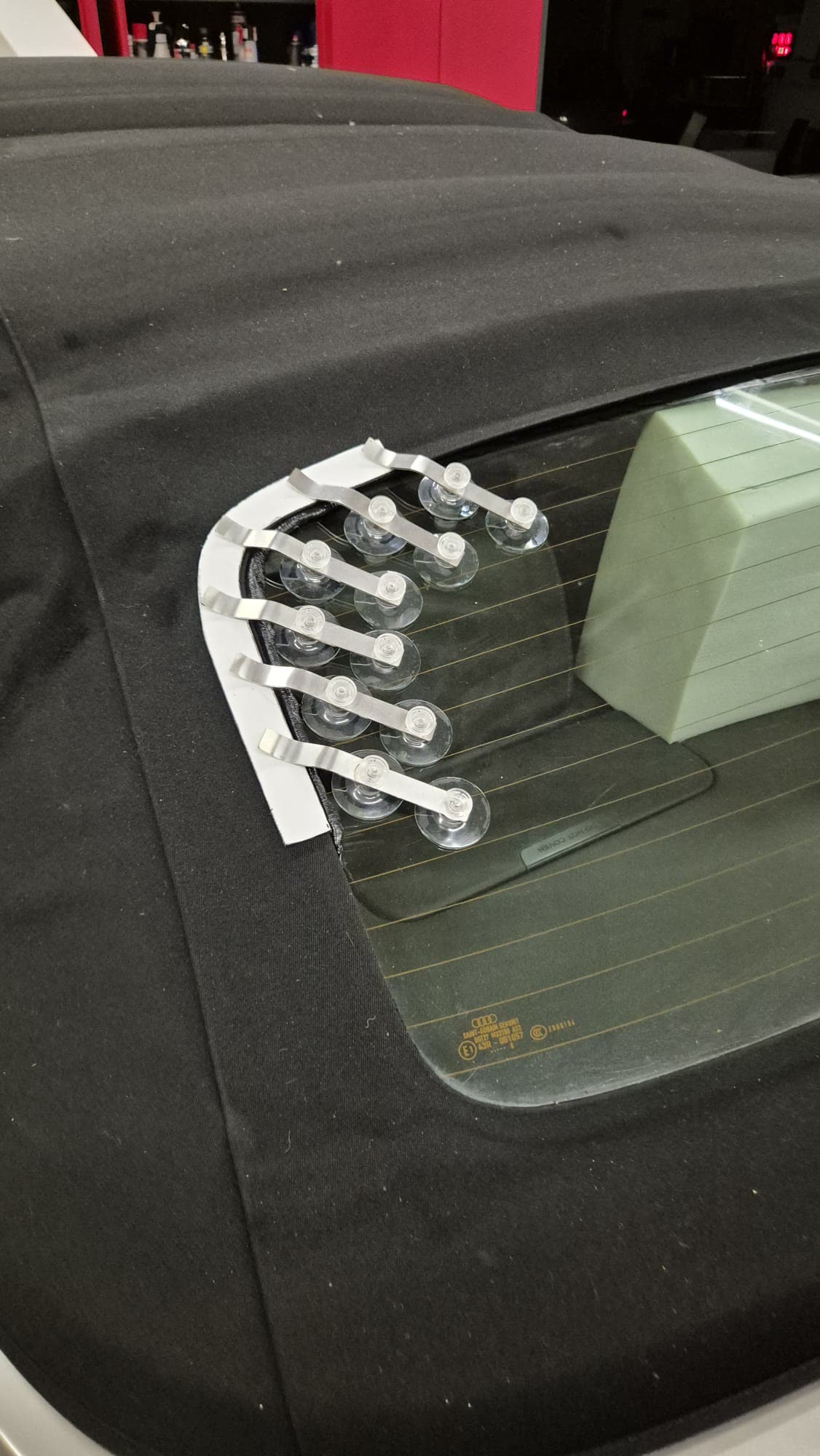 Cabrio-Heckscheibe kleben