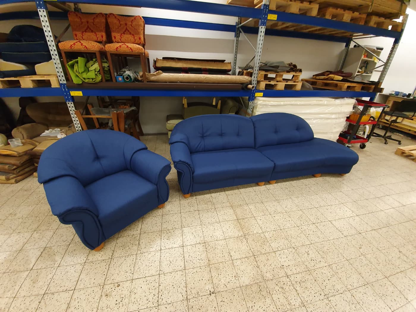 Blaues Sessel-Set komplett, fertig aufgestellt