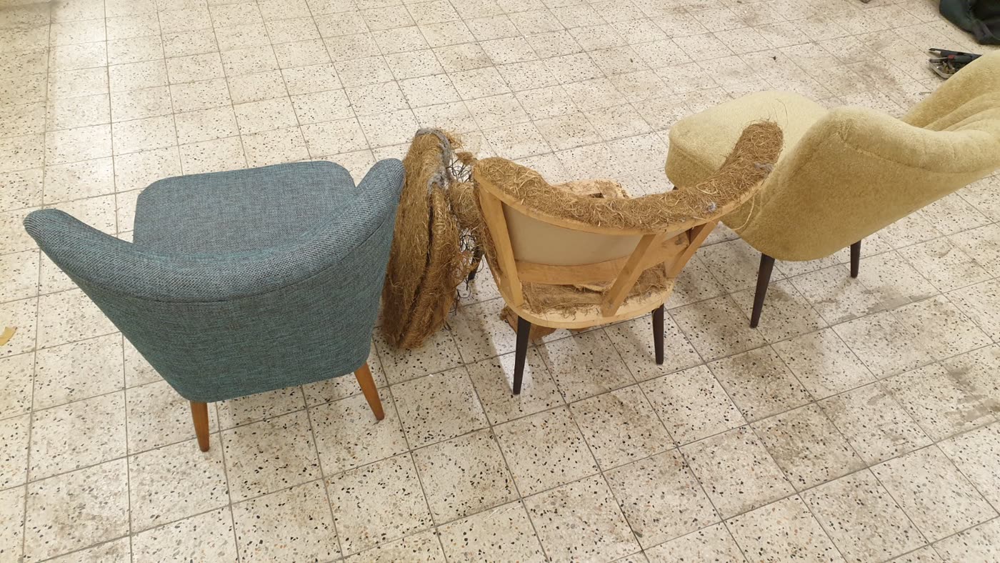 Cocktailsessel-Reihe von hinten Restaurierungsschritte