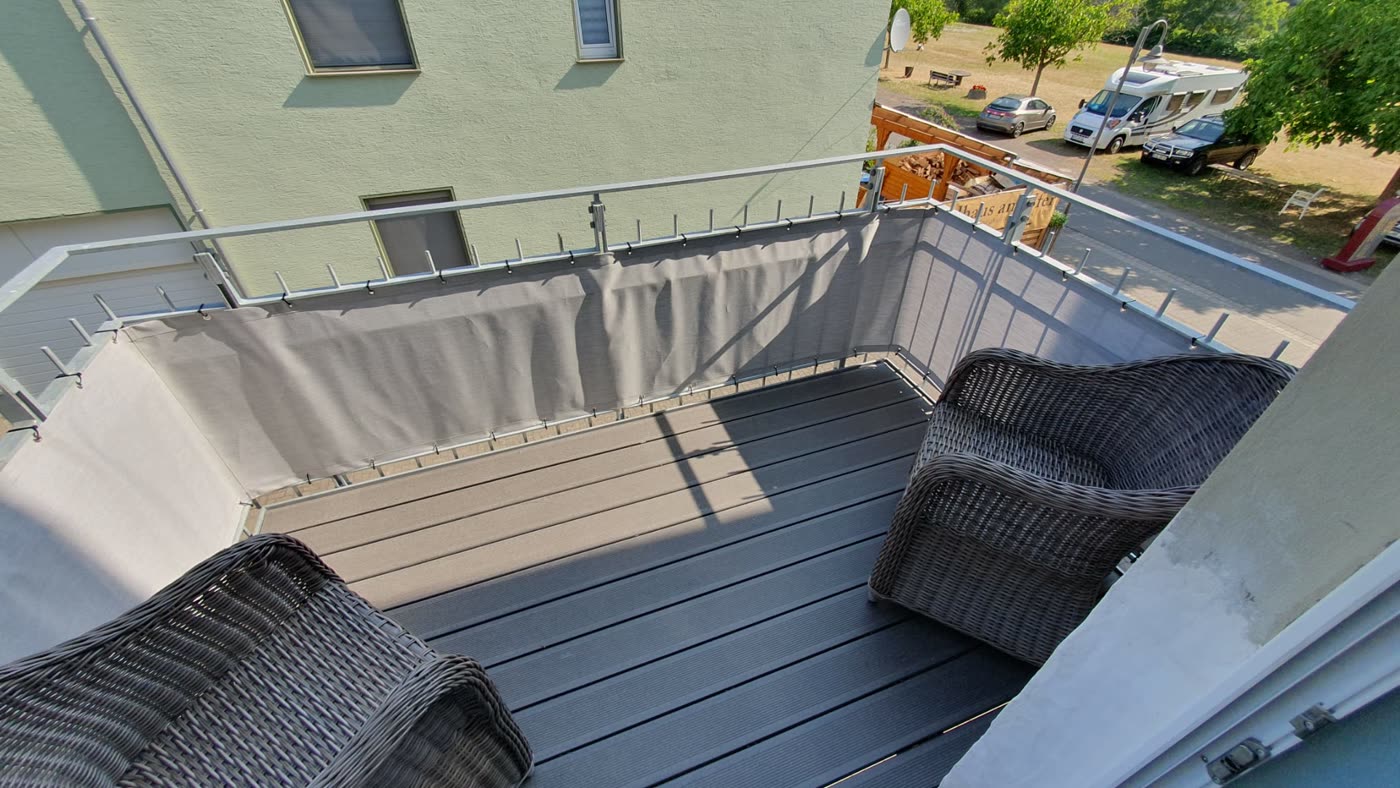 Terrassenblick mit Sichtschutz am Balkongeländer
