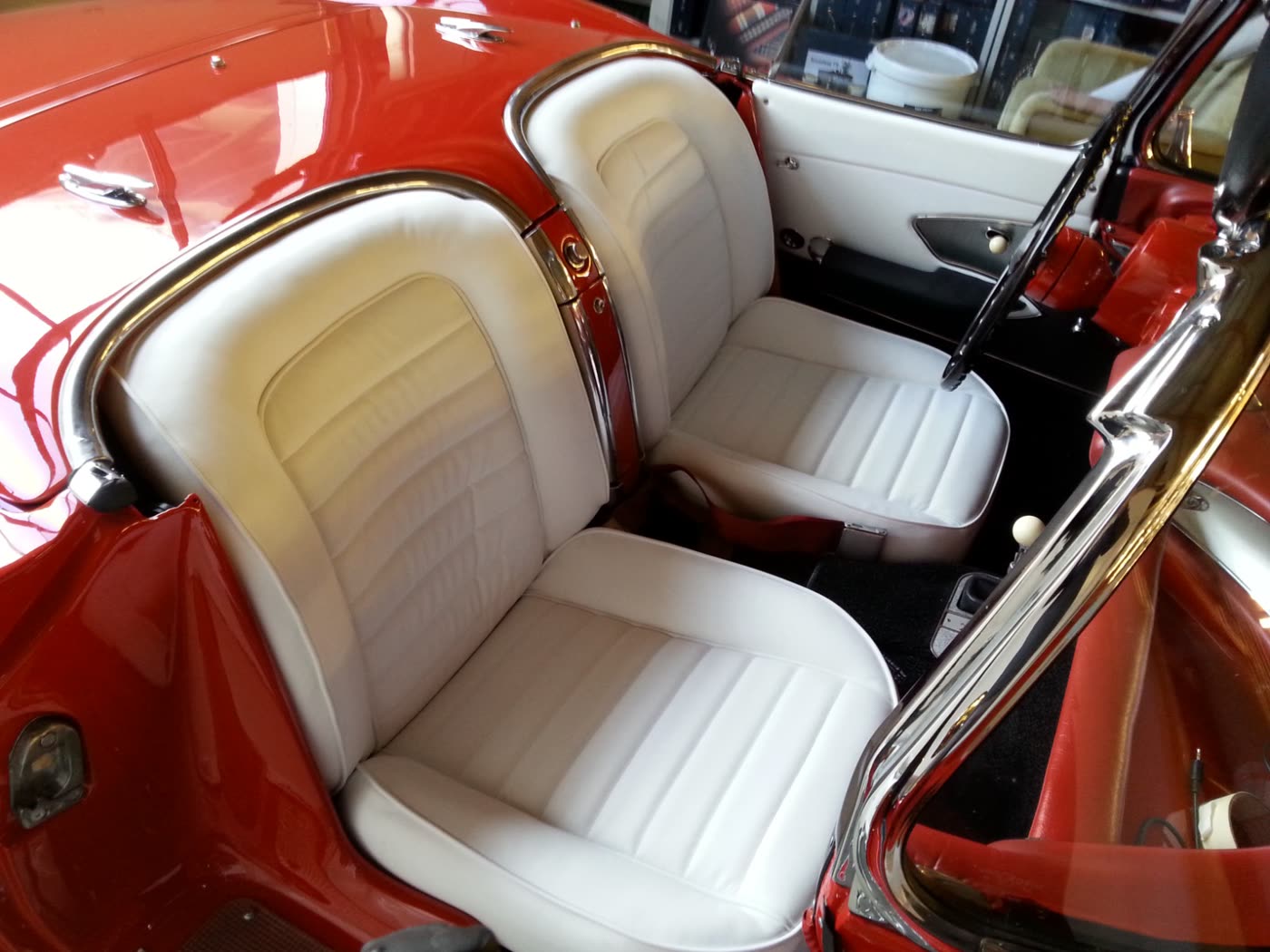 Oldtimer Vordersitze cremeweiß Leder neu
