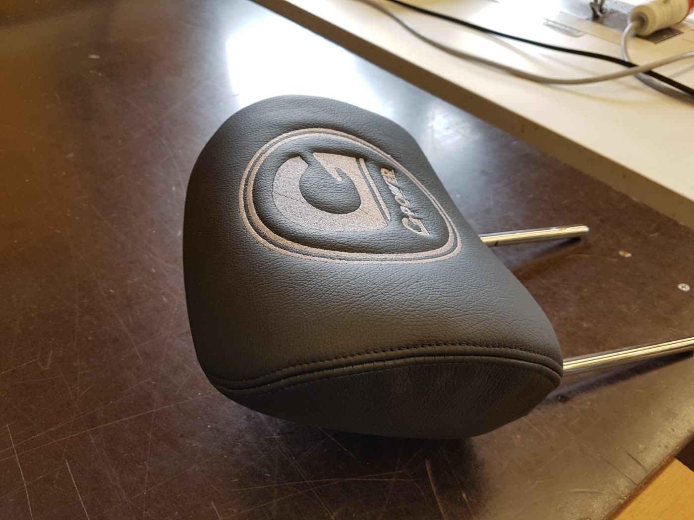 Kopfstütze G-Power Logo andere Perspektive